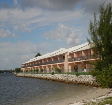 Hotel PALM BEACH WATERFRONT SUITES