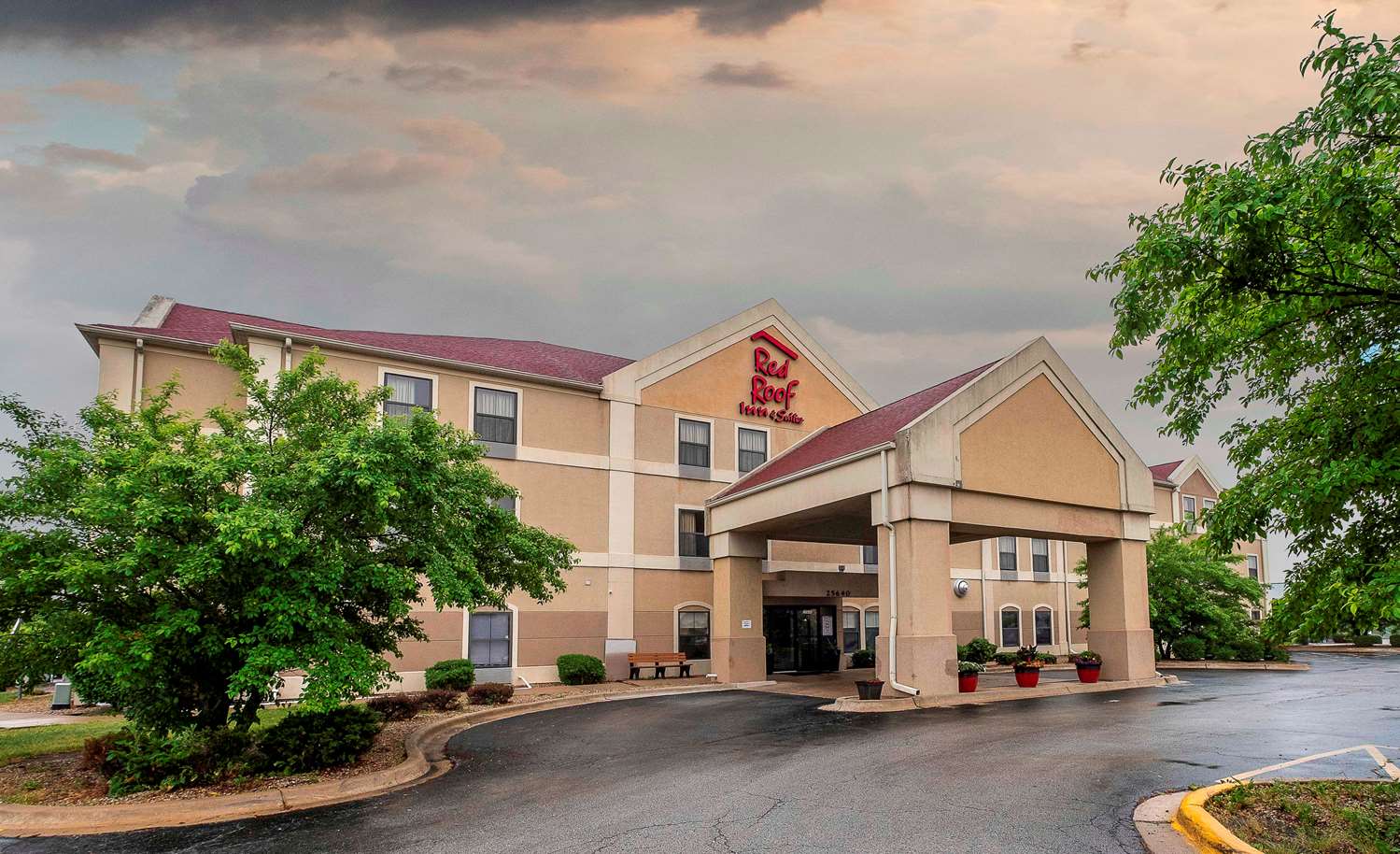 Hotel RED ROOF INN & SUITES MONEE