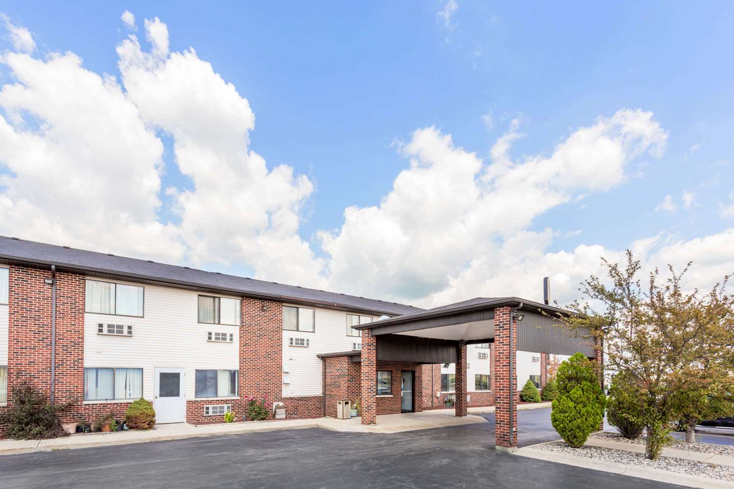 Hotel SUPER 8 BOURBONNAIS/KANKAKEE AREA