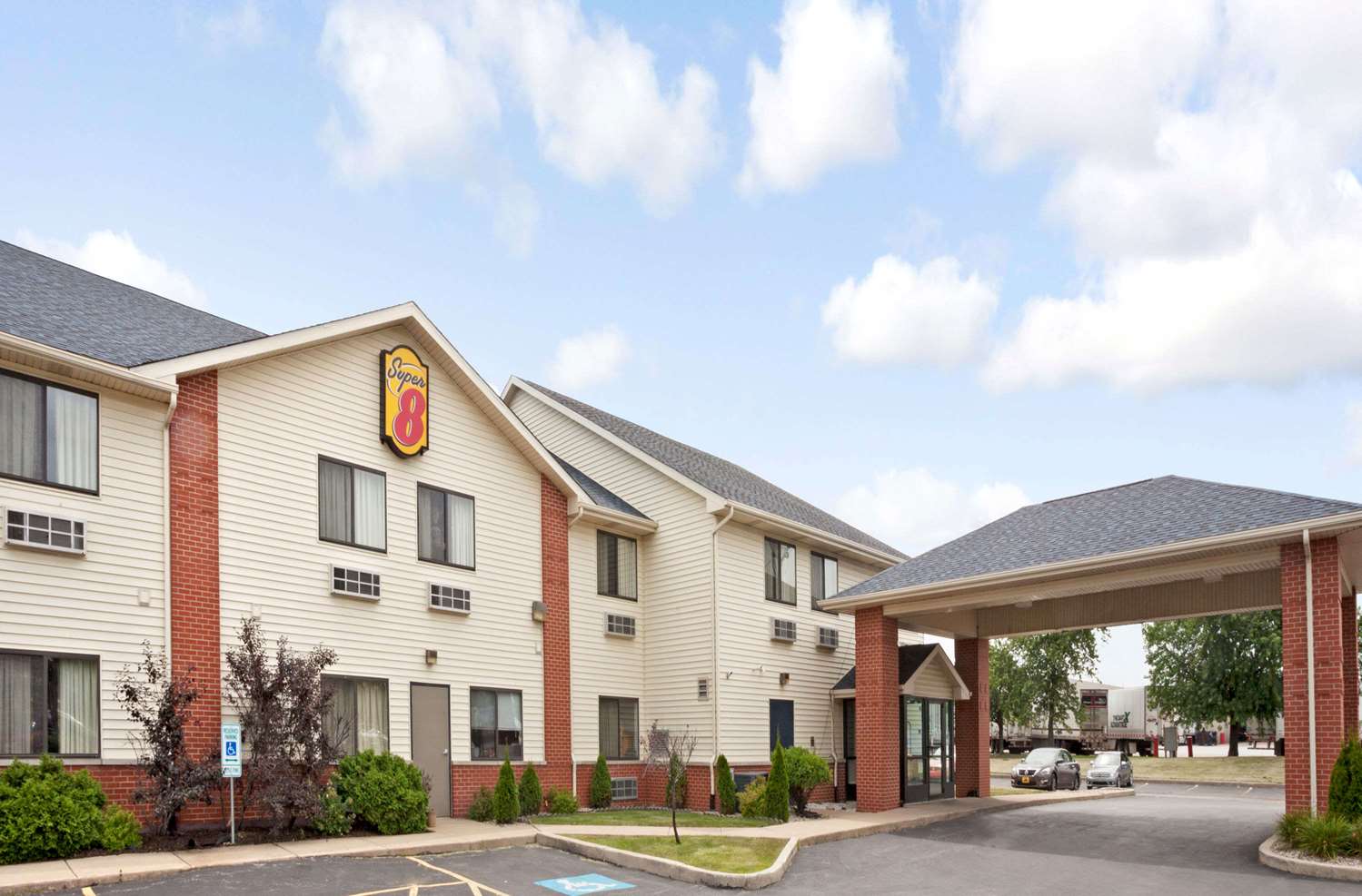 Hotel SUPER 8 MONEE