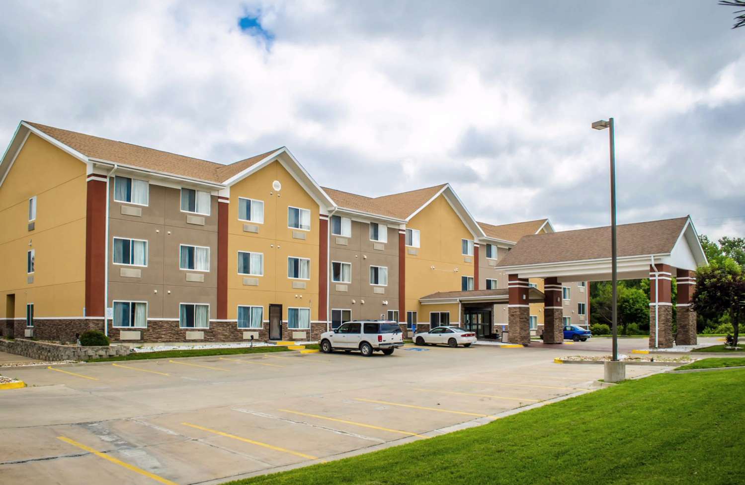 Hotel QUALITY SUITES ST. JOSEPH