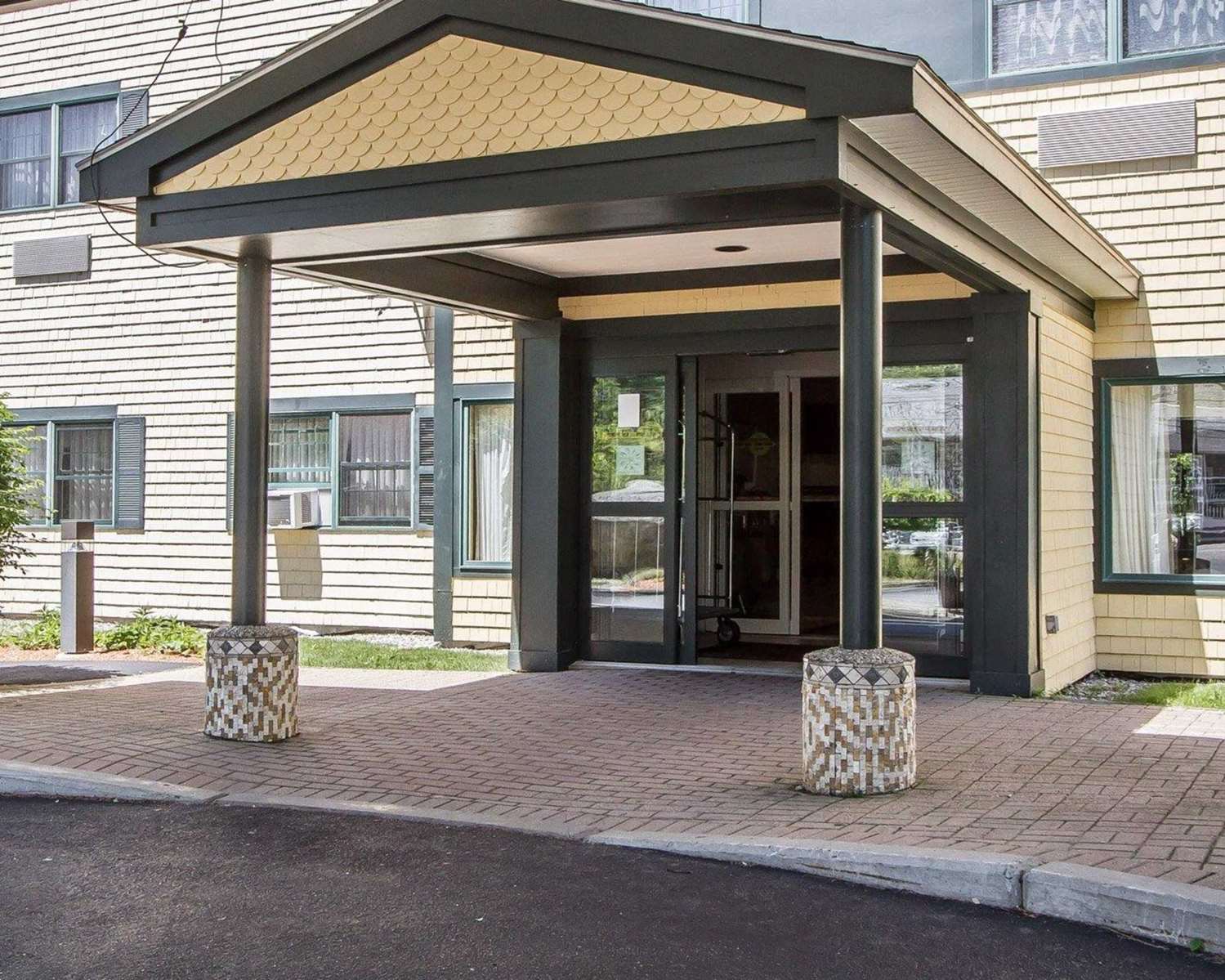 Hotel QUALITY SUITES FREEPORT