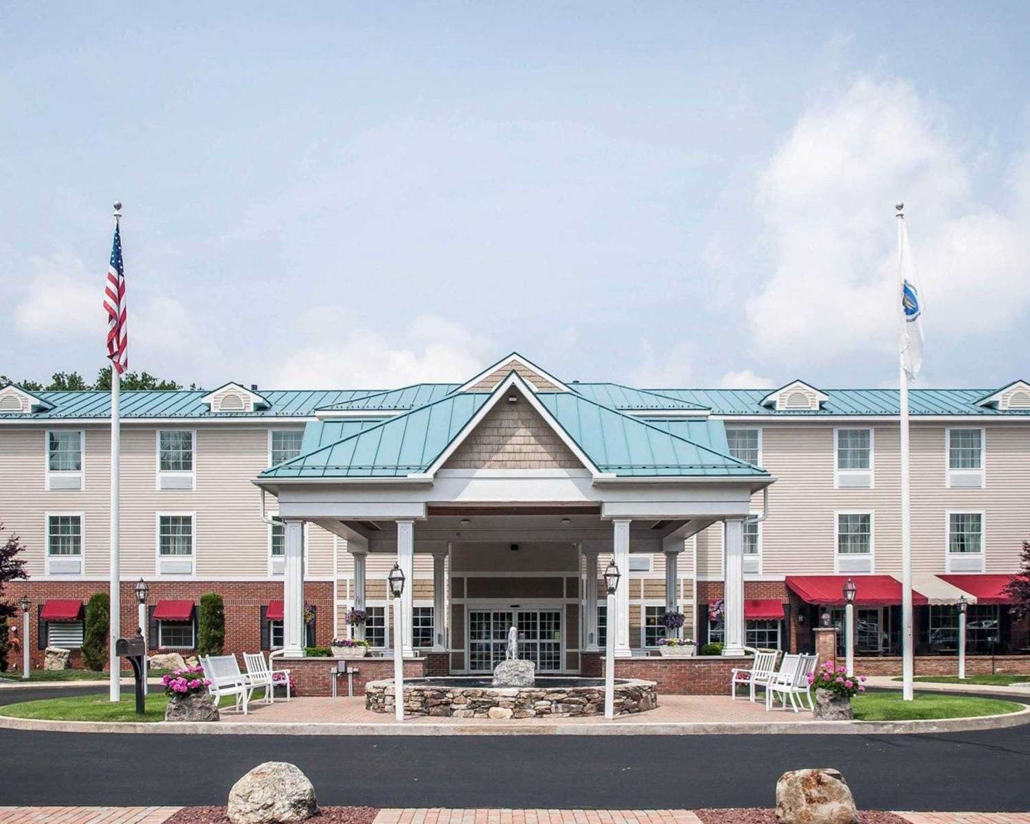 Hotel COMFORT INN & SUITES STURBRIDGE